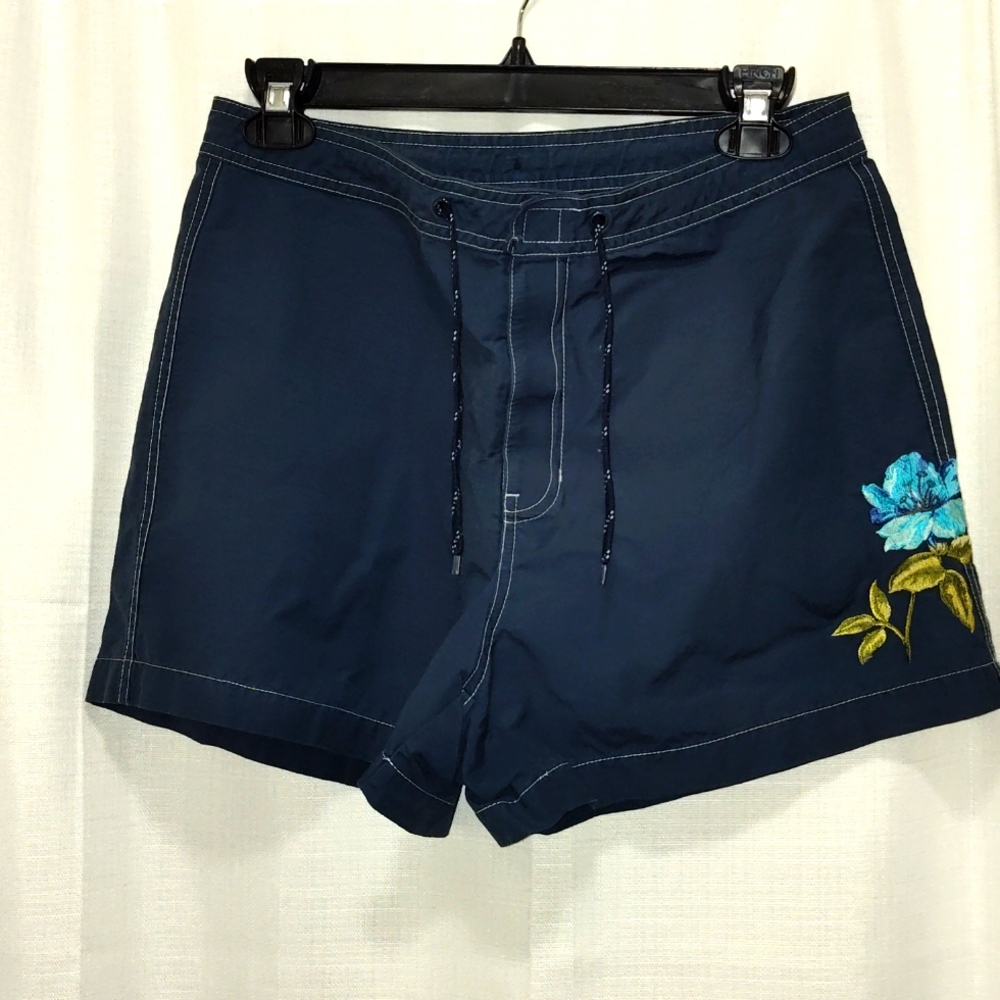 Gap Embroidered Women Shorts - Picture 1 of 4
